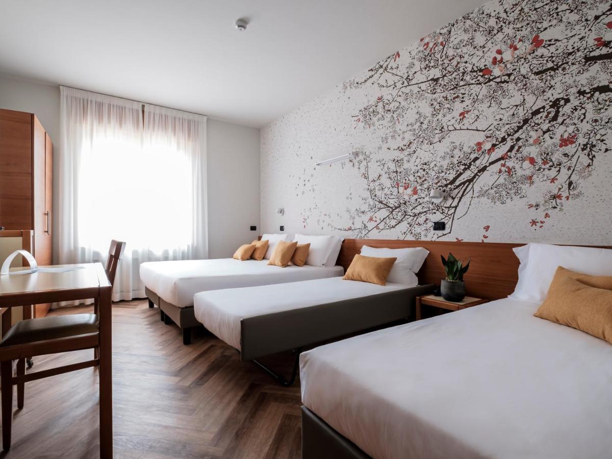 Hotel Lory ฟอร์ลี ภายนอก รูปภาพ