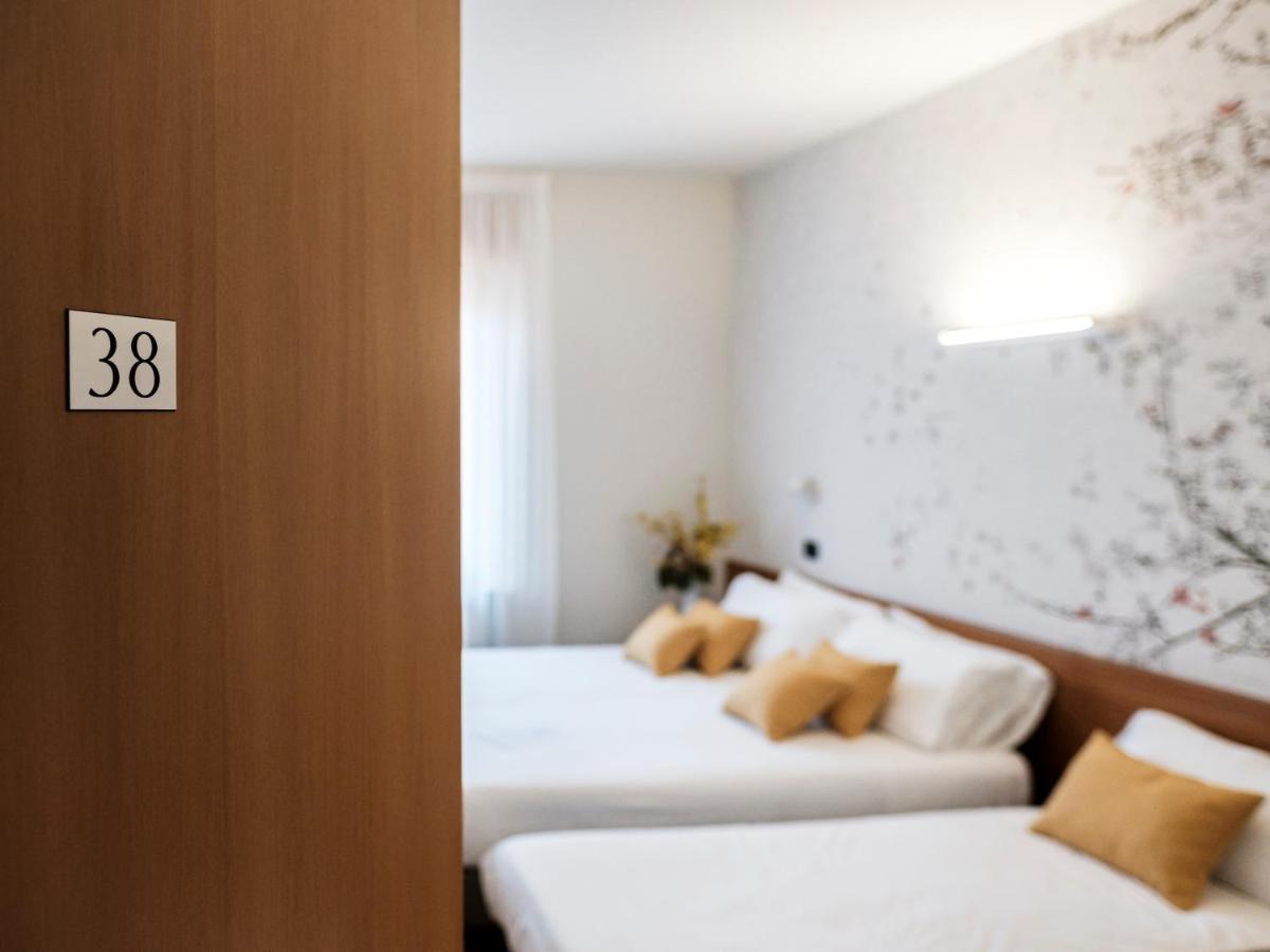 Hotel Lory ฟอร์ลี ภายนอก รูปภาพ